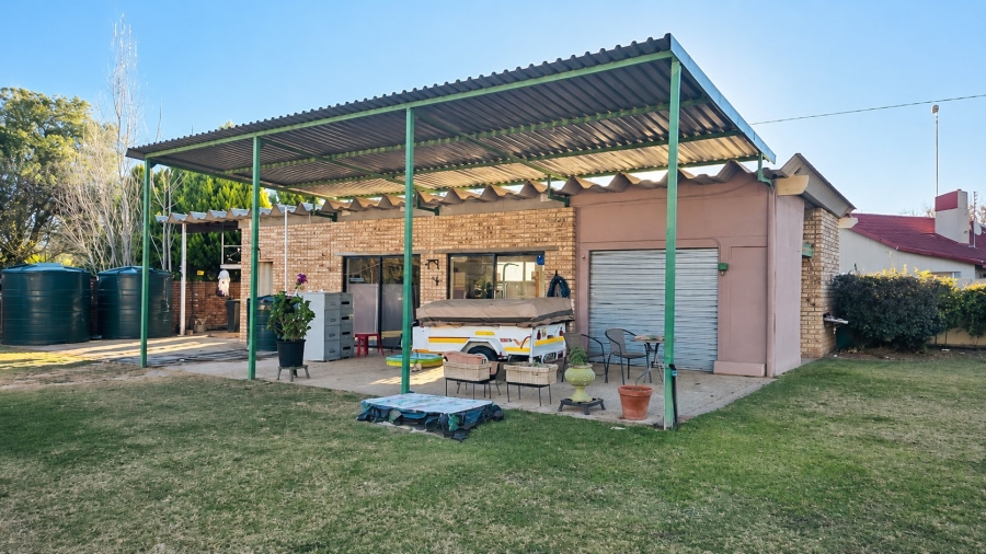 4 Bedroom Property for Sale in Flamwood North West